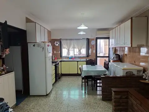 Tte Gral Aramburu 600, Piso 1