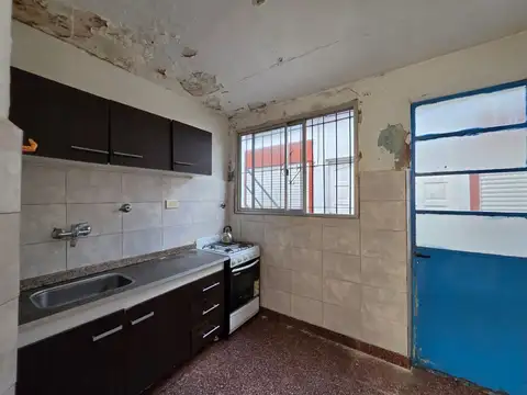 Depto Tipo Casa 6 ambientes con 1 baño