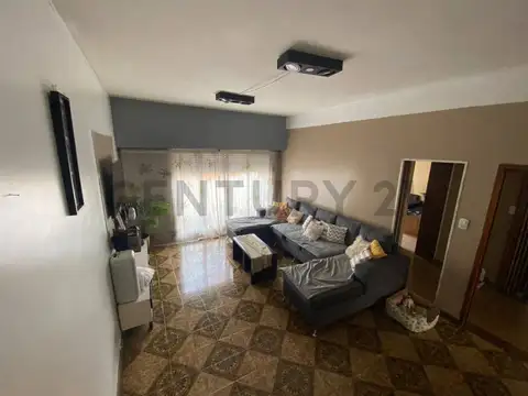 Venta de Casa de 5 ambientes más departamento de 3 ambientes