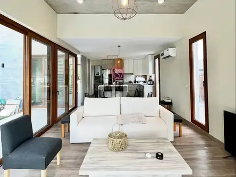Casa en Venta en Pilar del Este - Santa Guadalupe, USD 320.000