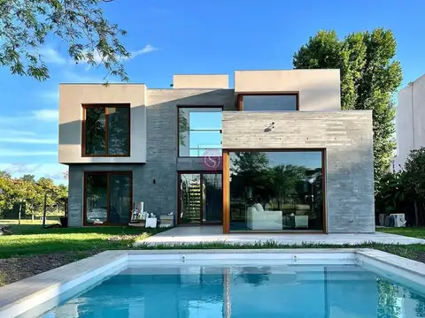 Casa  en Venta en Santa Guadalupe, Pilar del Este, Pilar
