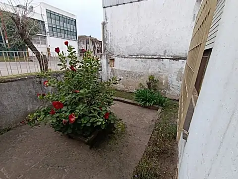 Casa en Alquiler en Villa Gobernador Galvez, $ 500.000