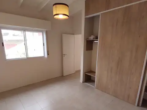 Depto Tipo Casa en Alquiler en Mataderos, $ 600.000