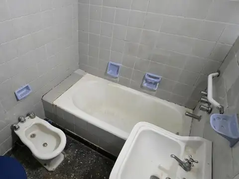 Depto Tipo Casa en Venta 56 años