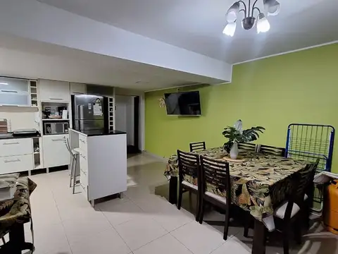 Casa tipo Dúplex en Venta! B° Pcias. Unidas