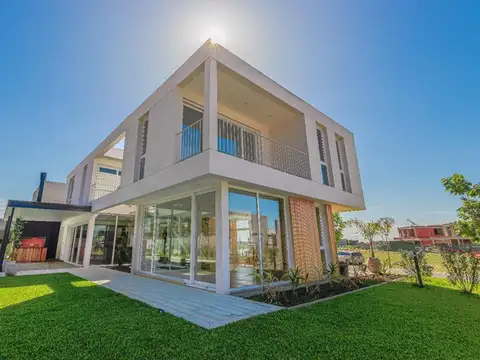 Casa en venta 4 dormitorios en Carpinchos, Nordelta