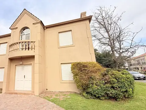 CASA EN VENTA EN LA DELFINA - PILAR