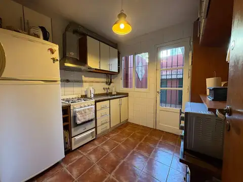 Casa en esquina s/ lote propio, Florida Vte. Lopez