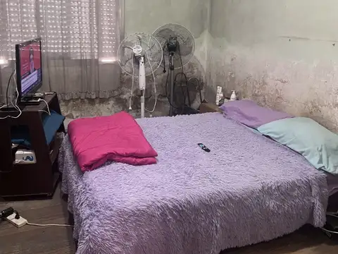 Venta Casa 3 ambientes sobre lote propio con local