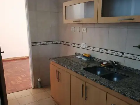 Excelente depto de tres ambientes 