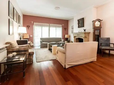 Casa 7 ambientes con 4 baños