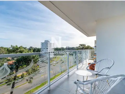 Vende apartamento con vista al mar de 2 dormitorios en Roosevelt, Punta del Este.