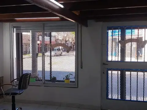 Local comercial en Juan José Paso AL 5300