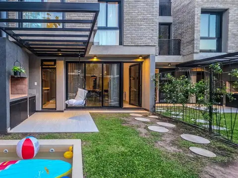 VENTA - Espectacular casa de 4 dormitorios con patio y pileta exclusiva en Fisherton