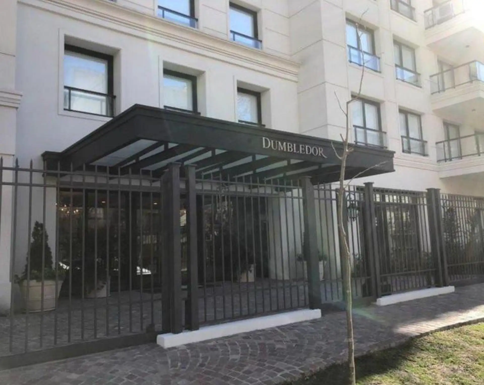 Departamento de tres ambientes con balcón