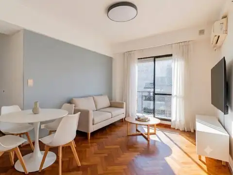 Piso alto - Depto - Reciclado - Balcón - San Telmo