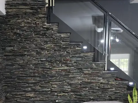 Casa 5 ambientes con 1 baño