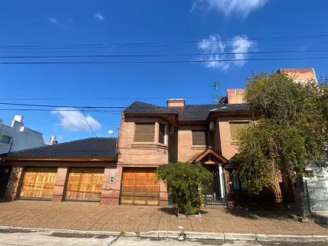 Excelente casa en venta en zona centrica