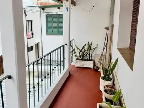Casa en alquiler - 3 Dormitorios 2 Baños - La Plata