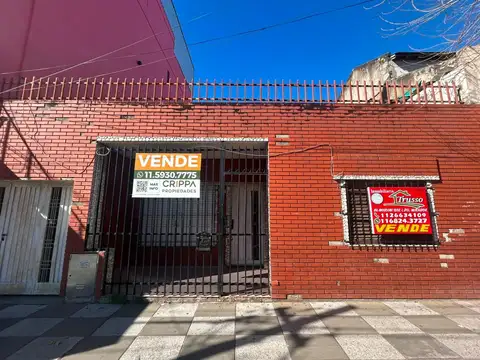 Casa 3 ambientes sobre lote propio con parque  Isidro casanova