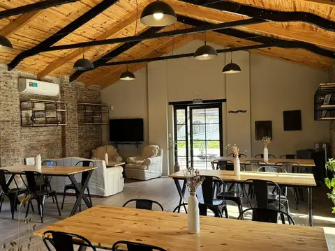 Amplio local comercial – múltiples usos