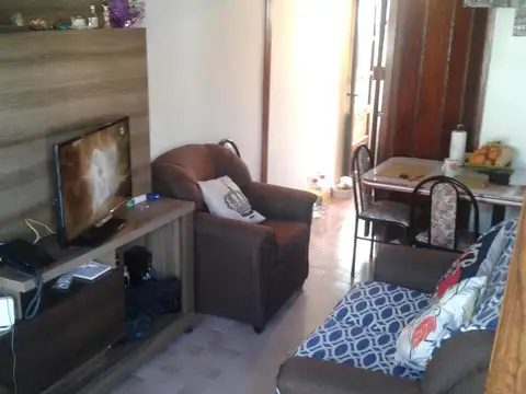 Depto Tipo Casa 2 ambientes con 1 baño