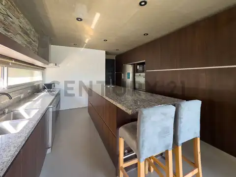 Casa Moderna en Alquiler con Muebles en El Yacht Nordelta