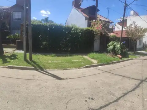 Terreno en Venta en Villa España, USD 65.000