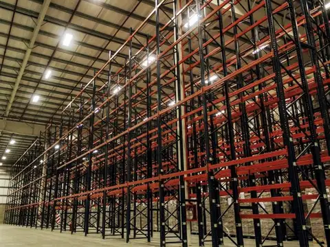 Depósito en Centro Logístico Premium en Triángulo de San Eduardo