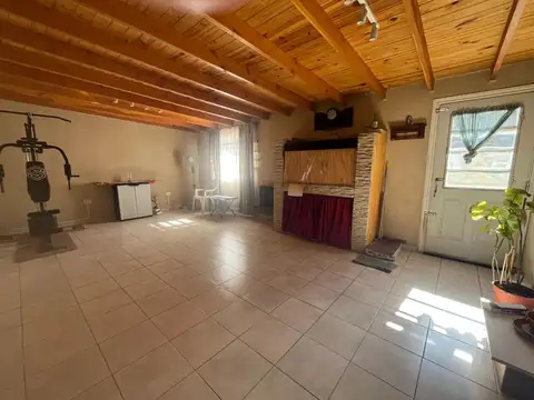 Casa en Alquiler con 1 cochera