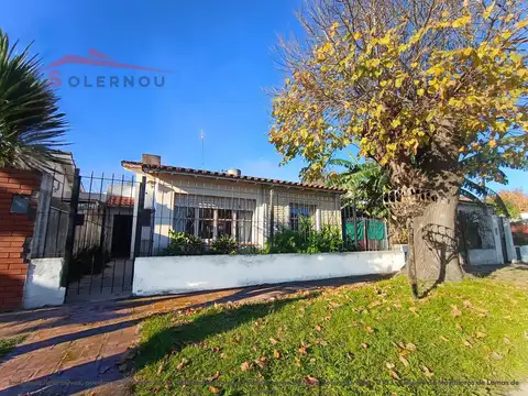 Chalet 4 AMB, 3 Dormitorios, patio, 3 Cocheras,  APTA CREDTO