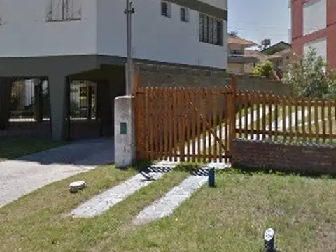 VENDO URGENTE, DEPARTAMENTO ZONA SUR DE UN AMBIENTE MUY LUMINOSO: V3757