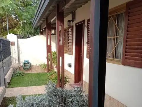 Casa 4 ambientes con 1 baño