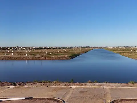 VENTA CASA 3 DORMITORIOS FUNES LAKES