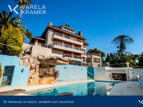 Casa en Venta con 17 cocheras