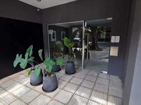 Llerena 2500, Piso 1