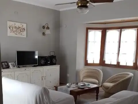 Casa en Alquiler en Granadero Baigorria, $ 850.000