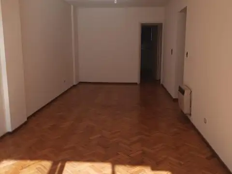 España 1600, Piso 2