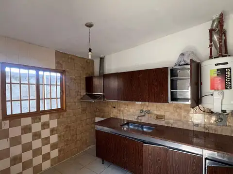 Departamento 6 ambientes con 1 baño