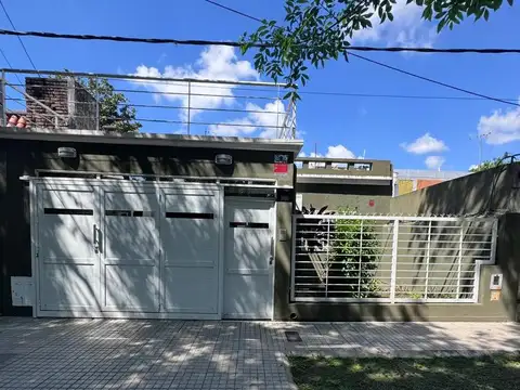 Casa en Venta 5 dormitorios con Patio y Cochera Barrio Alberdi