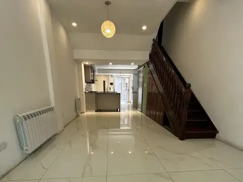 Depto Tipo Casa en Venta de 4 ambientes