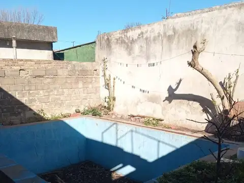 Av Hipolito Irigoyen 1727