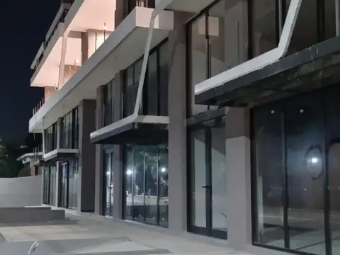 Local en Venta en Villa Del Lago, USD 350.000