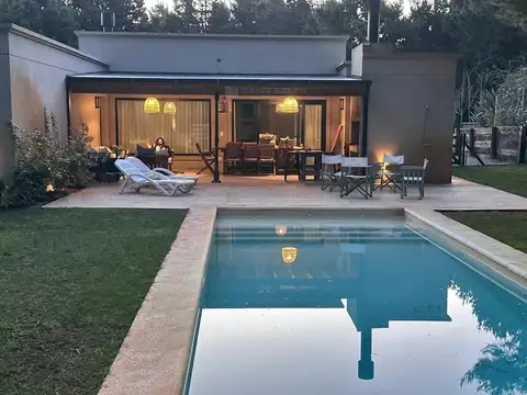 Casa en Alquiler Temporal en Barrio Bosque, USD 222