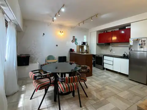 DEPARTAMENTO DE 3 AMBIENTES CON ESTACIONAMIENTO CUBIERTO