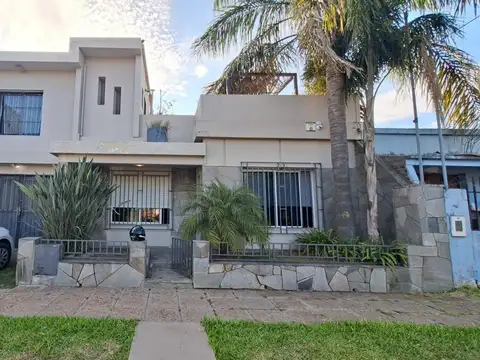 Vendo impecable casa en zona Residencial. Apto Credito