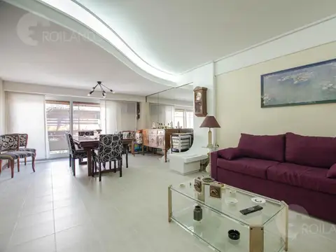 VENTA - PISO DE 5 AMBIENTES CON 2 PATIOS, BALCON CORRIDO, COCHERA Y BAULERA EN BARRACAS