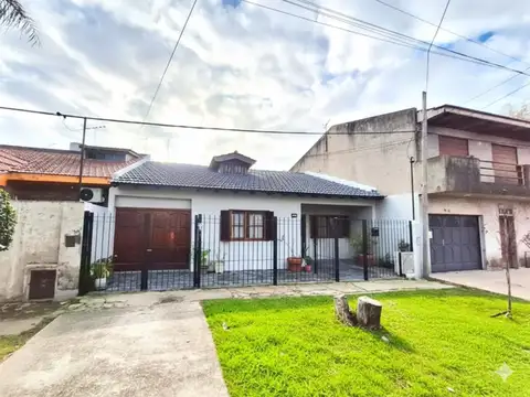 CASA EN VENTA 3 DORMITORIOS HERNANDEZ GONNET