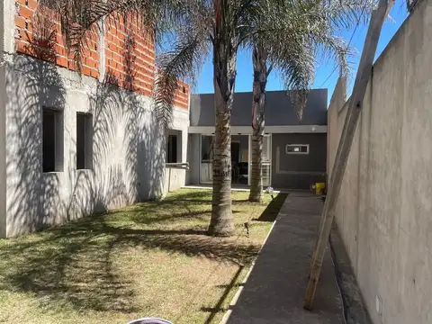 Casa 3 ambientes con 1 baño