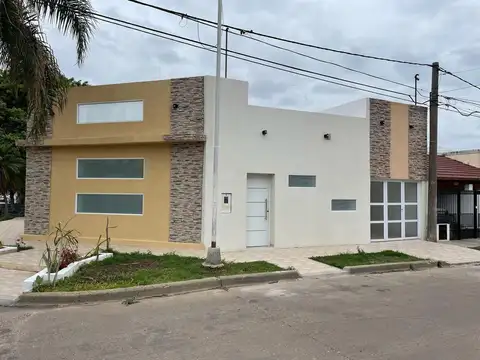 Vendo impecable casa  en zona Grella y don Bosco. Apta cred 
